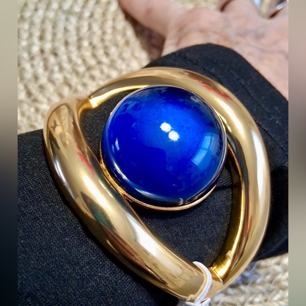 J.CREW WEARABLE ART BLUE STONE CUFF BRACELET NWT - Picture 2 of 9